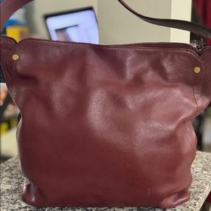 Cole Haan Large 100% Leather Tote w/black lining.